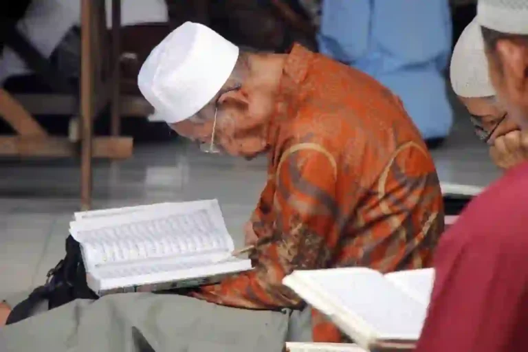 Tradisi Semaan di Masjid Kauman Semarang