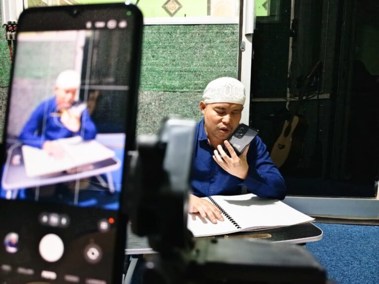 Tadarus Al-Qur’an Braille Komunitas Sahabat Mata Semarang