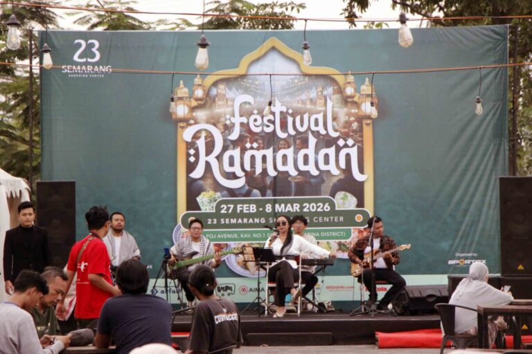 Ngabuburit pada Acara Festival Ramadan di Pesisir Kota Impian Semarang